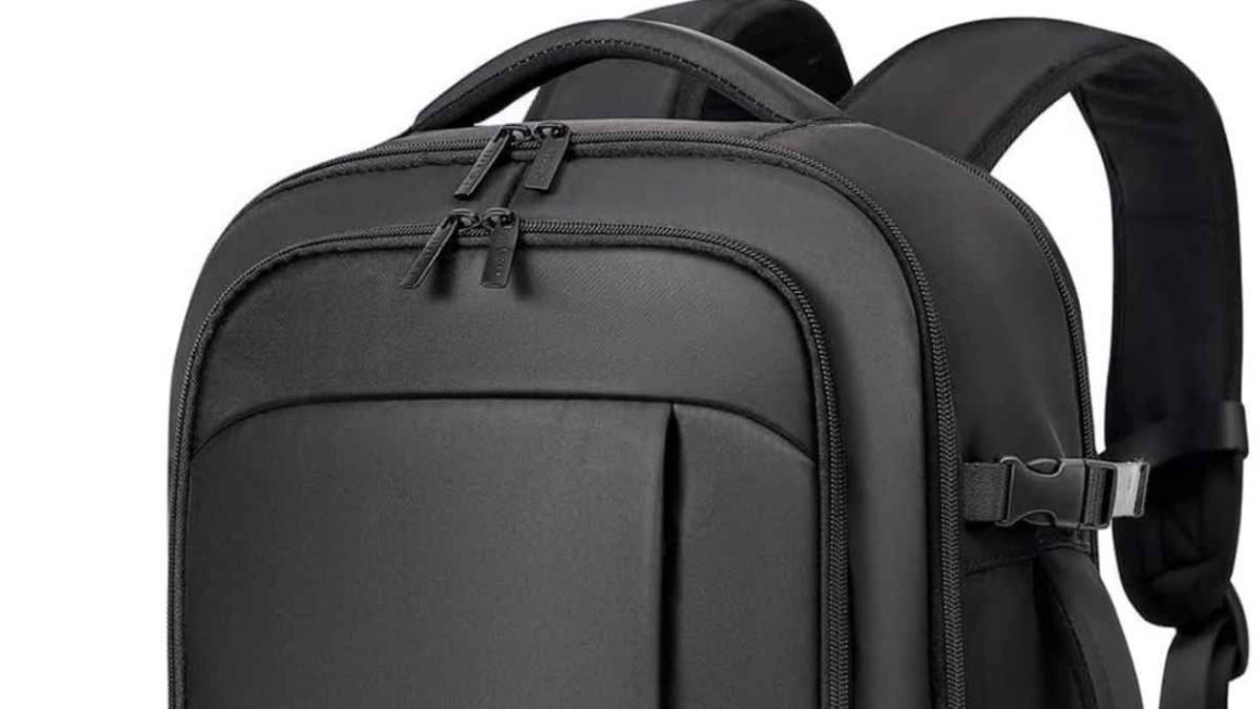 Si te gusta viajar y el orden, Amazon tiene la mochila que se convierte en maleta y cabe de todo